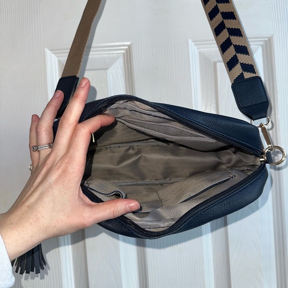 Navy Blue Crossbody bag - Picture 2 of 6